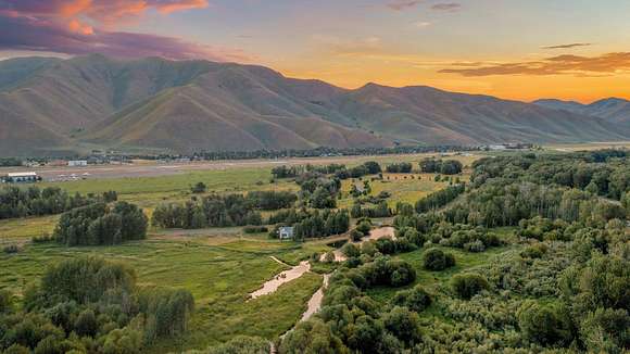 427 Acres of Agricultural Land with Home for Sale in Hailey, Idaho