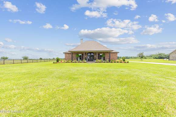 2.5 Acres of Residential Land with Home for Sale in New Iberia, Louisiana