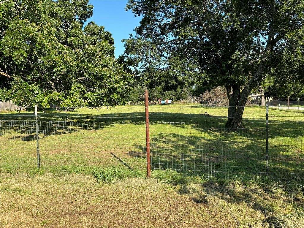 0.94 Acres of Residential Land for Sale in Alvarado, Texas