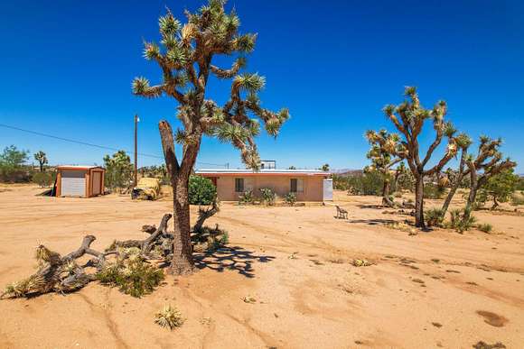 2 Acres of Residential Land with Home for Sale in Yucca Valley, California