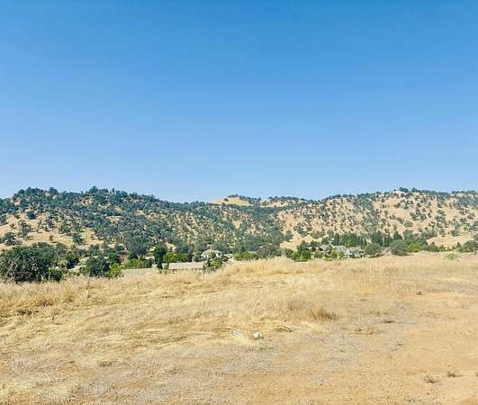 1.37 Acres of Residential Land for Sale in Springville, California