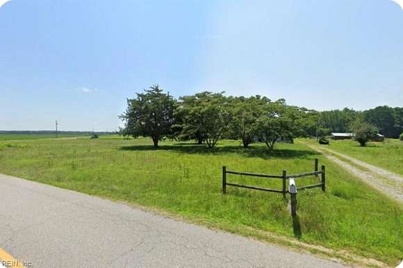 8.9 Acres of Residential Land with Home for Sale in Wakefield, Virginia