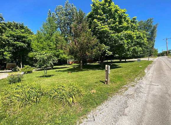3.5 Acres of Residential Land with Home for Sale in Eldorado, Illinois