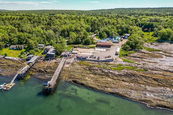 3.6 Acres of Improved Commercial Land for Sale in Phippsburg, Maine