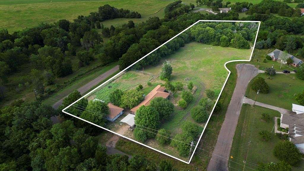 3.19 Acres of Residential Land with Home for Sale in Waxahachie, Texas