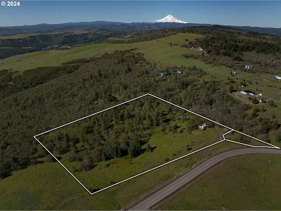 9.1 Acres of Residential Land with Home for Sale in The Dalles, Oregon
