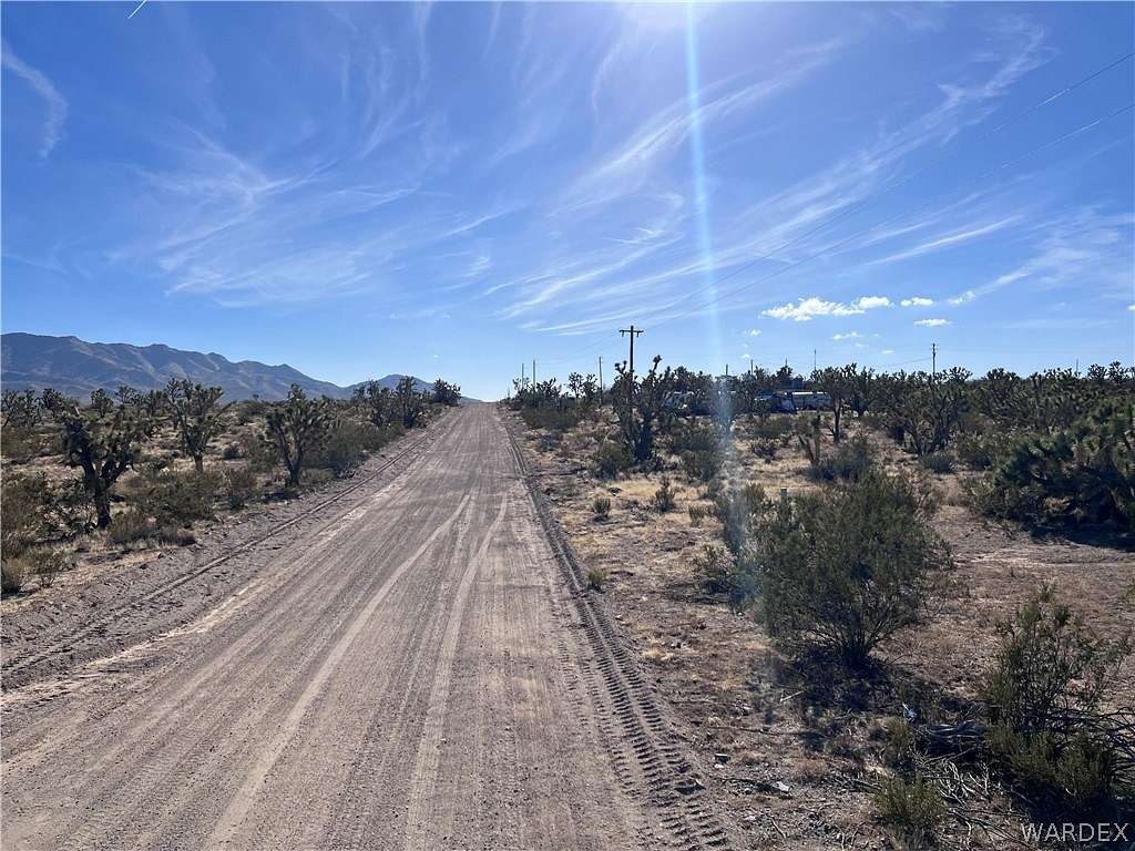 1 Acre of Residential Land for Sale in Dolan Springs, Arizona