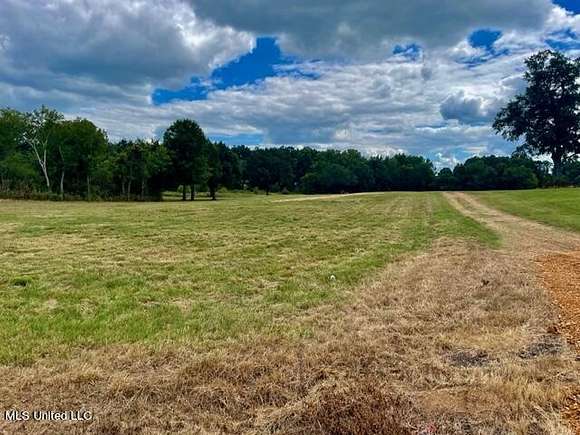 10.1 Acres of Land for Sale in Senatobia, Mississippi
