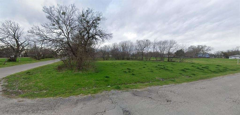 0.57 Acres of Residential Land for Sale in Corsicana, Texas