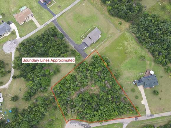 1.5 Acres of Residential Land for Sale in Corsicana, Texas