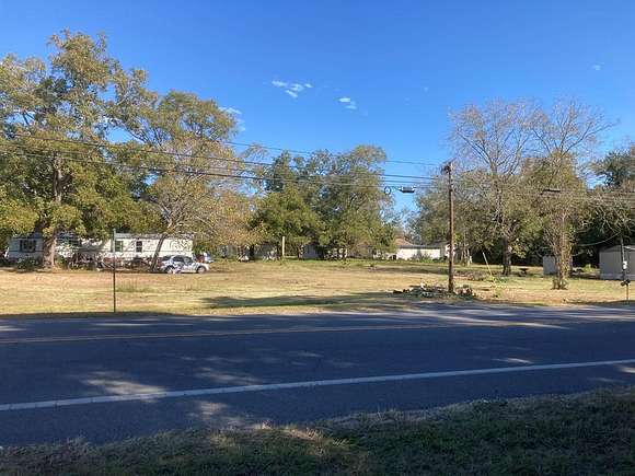 1.5 Acres of Residential Land for Sale in Broxton, Georgia