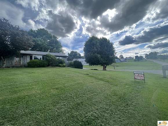 2.7 Acres of Residential Land with Home for Sale in Glasgow, Kentucky