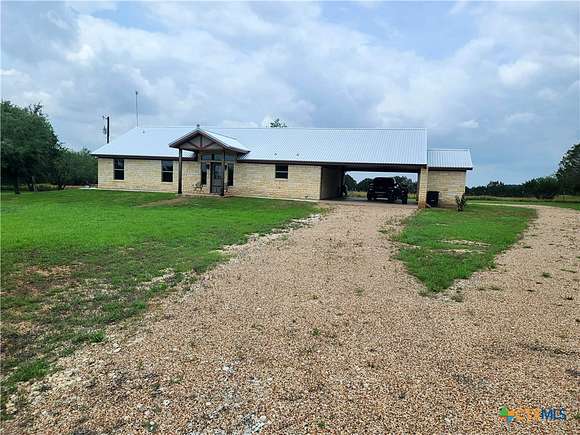 30 Acres of Recreational Land with Home for Sale in Hamilton, Texas