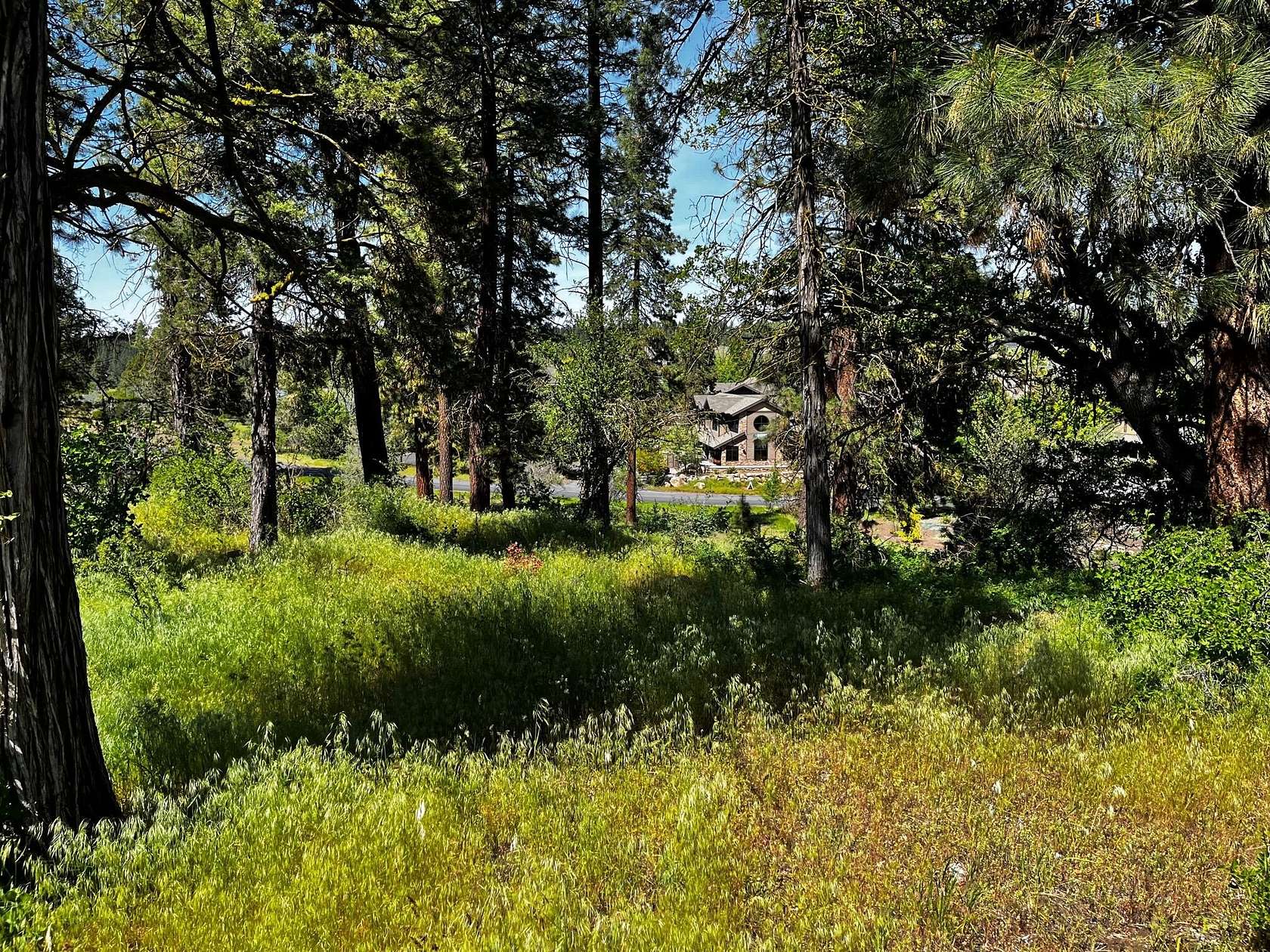 0.58 Acres of Residential Land for Sale in Klamath Falls, Oregon