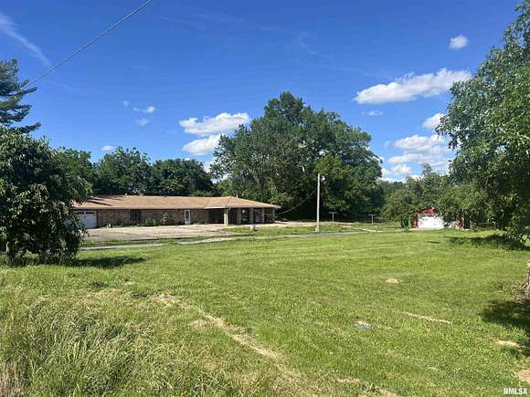 5 Acres of Residential Land with Home for Sale in Johnston City, Illinois