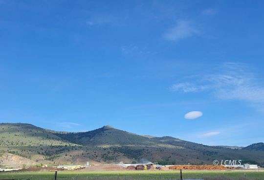 28.9 Acres of Agricultural Land with Home for Sale in Lakeview, Oregon