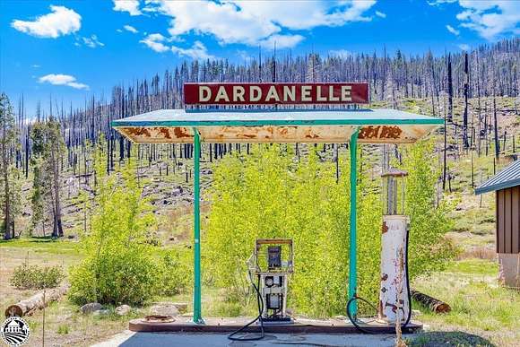 12.7 Acres of Improved Land for Sale in Dardanelle, California