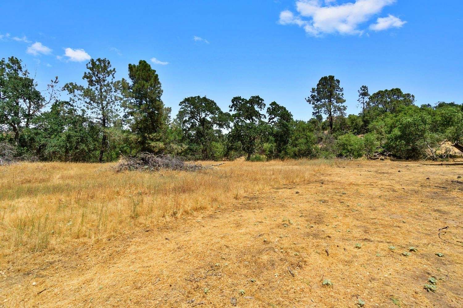 2.45 Acres of Residential Land for Sale in Coarsegold, California