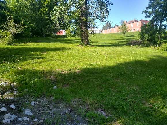 0.35 Acres of Residential Land for Sale in Chester, Illinois