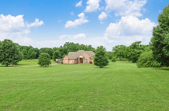 6 Acres of Residential Land with Home for Sale in Rosemark, Tennessee