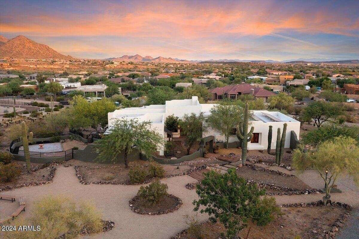2.14 Acres of Residential Land with Home for Sale in Phoenix, Arizona