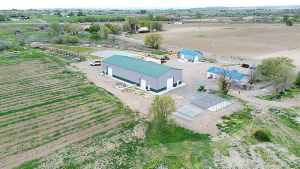 77.4 Acres of Land with Home for Sale in Ontario, Oregon