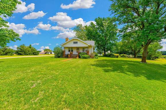 4.33 Acres of Residential Land with Home for Sale in Valley Center, Kansas