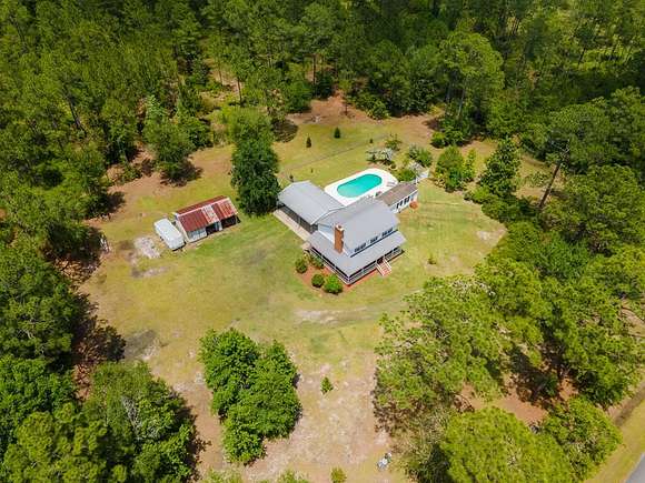 5.3 Acres of Residential Land with Home for Sale in Hahira, Georgia