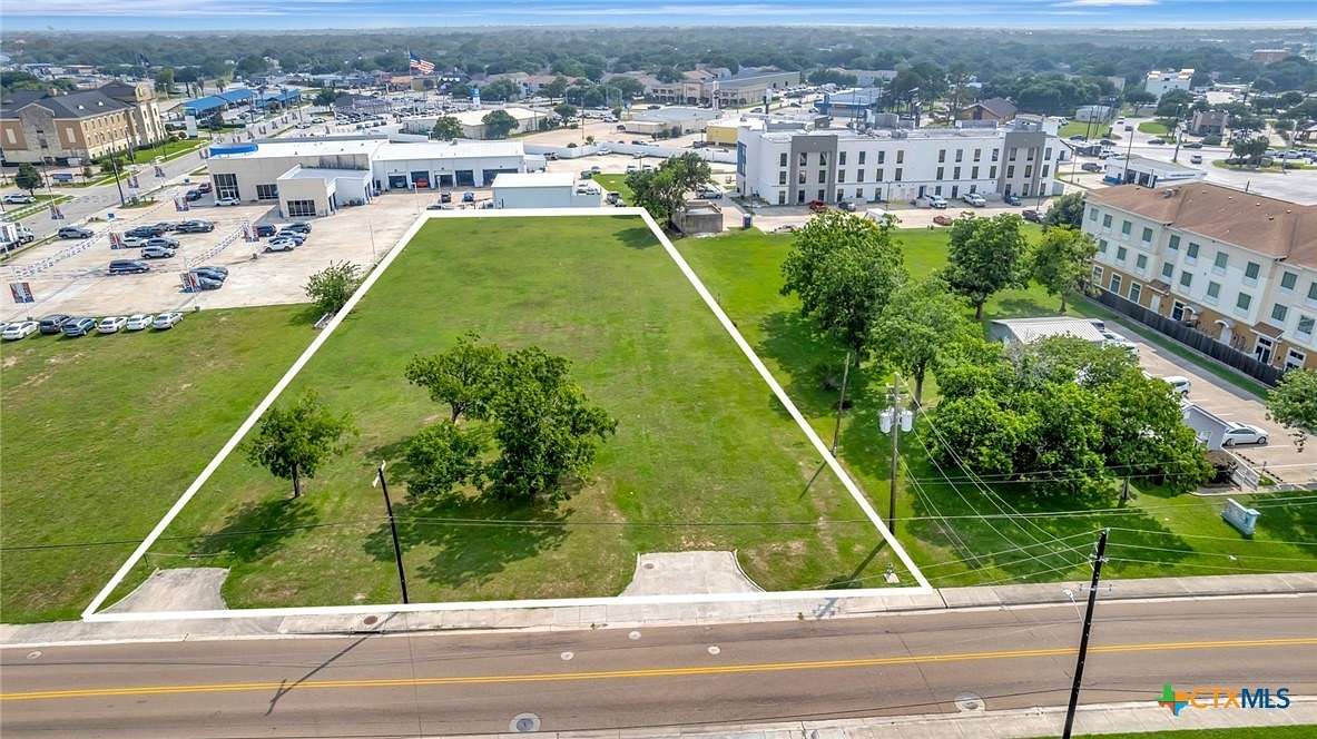 1.264 Acres of Mixed-Use Land for Sale in Victoria, Texas