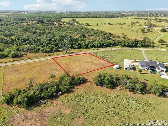 1.01 Acres of Residential Land for Sale in Floresville, Texas