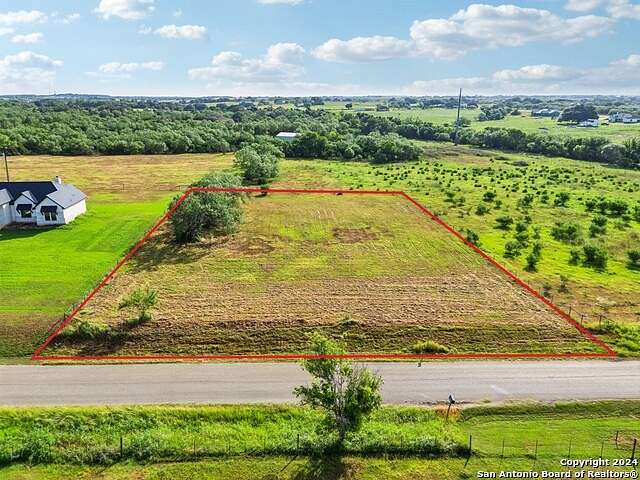1.2 Acres of Residential Land for Sale in Floresville, Texas