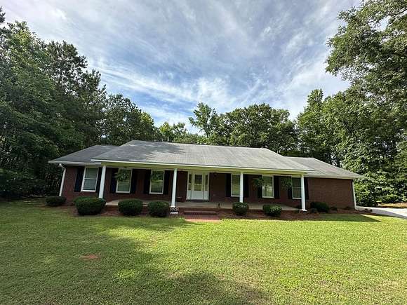 3 Acres of Residential Land with Home for Sale in Salem, Alabama