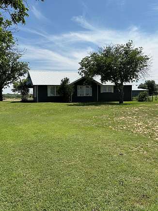 5.13 Acres of Residential Land with Home for Sale in Snyder, Texas