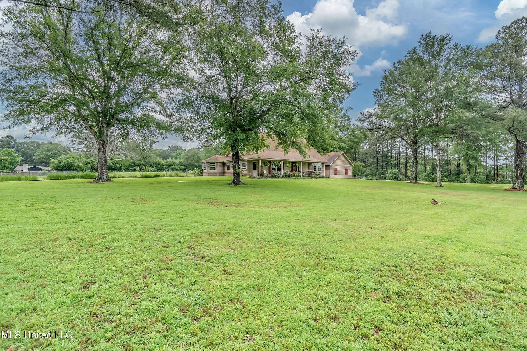 3.5 Acres of Residential Land with Home for Sale in Florence, Mississippi