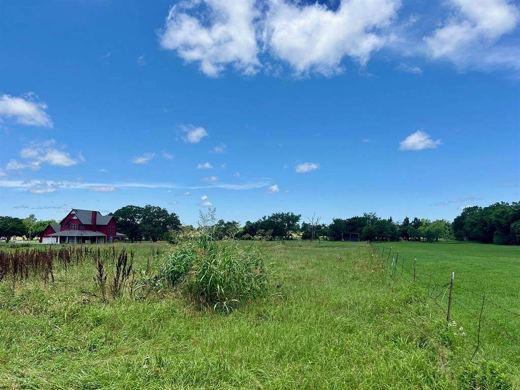 2.5 Acres of Residential Land for Sale in Terrell, Texas