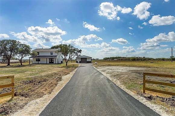 1 Acre of Residential Land with Home for Sale in Sealy, Texas
