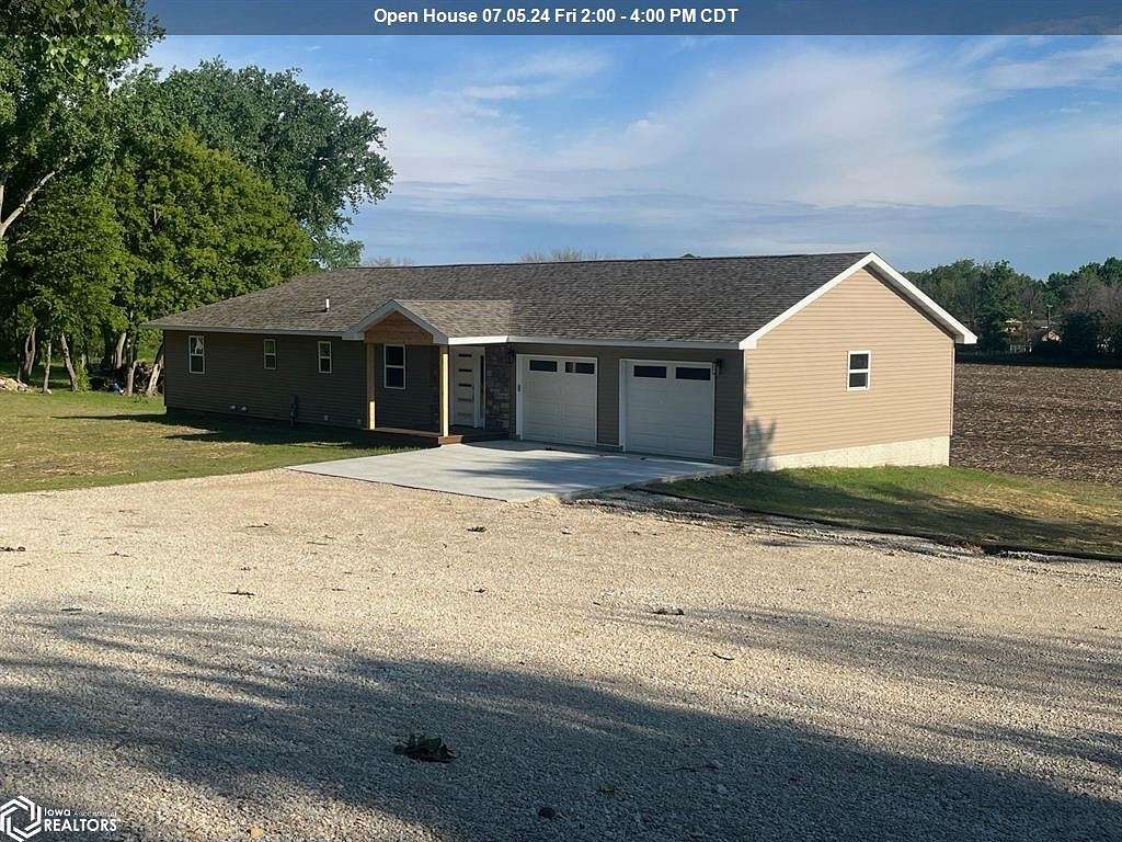 2.42 Acres of Residential Land with Home for Sale in Iowa Falls, Iowa