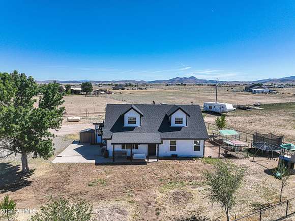 9.88 Acres of Land with Home for Sale in Prescott Valley, Arizona