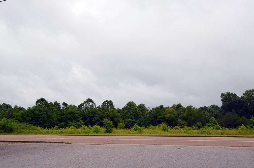 4 Acres of Commercial Land for Sale in Paris, Tennessee