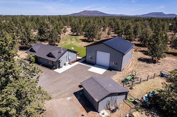 5.2 Acres of Residential Land with Home for Sale in Terrebonne, Oregon