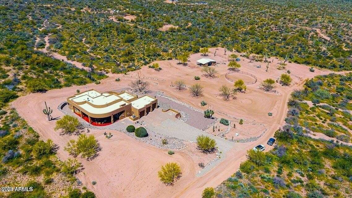 3.23 Acres of Residential Land with Home for Sale in Scottsdale, Arizona