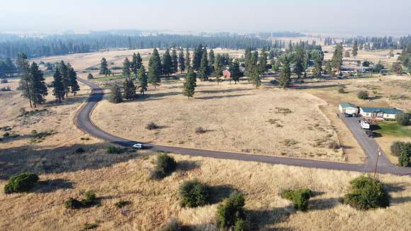 0.41 Acres of Residential Land for Sale in Chiloquin, Oregon