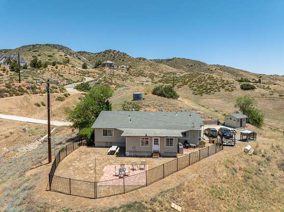 2.47 Acres of Residential Land with Home for Sale in Leona Valley, California