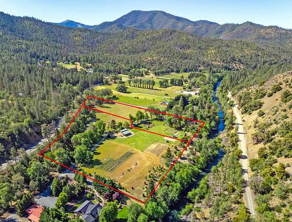 11.2 Acres of Land with Home for Sale in Jacksonville, Oregon