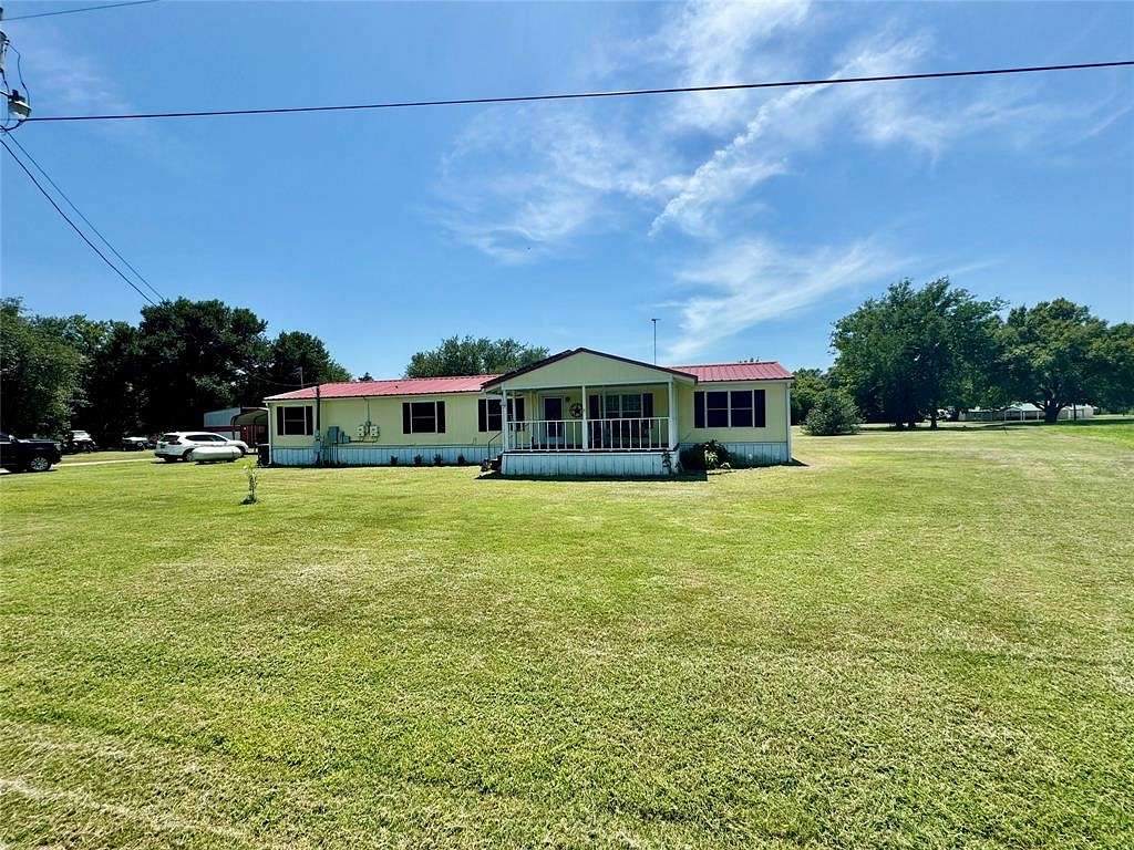 2.788 Acres of Residential Land with Home for Sale in Mexia, Texas