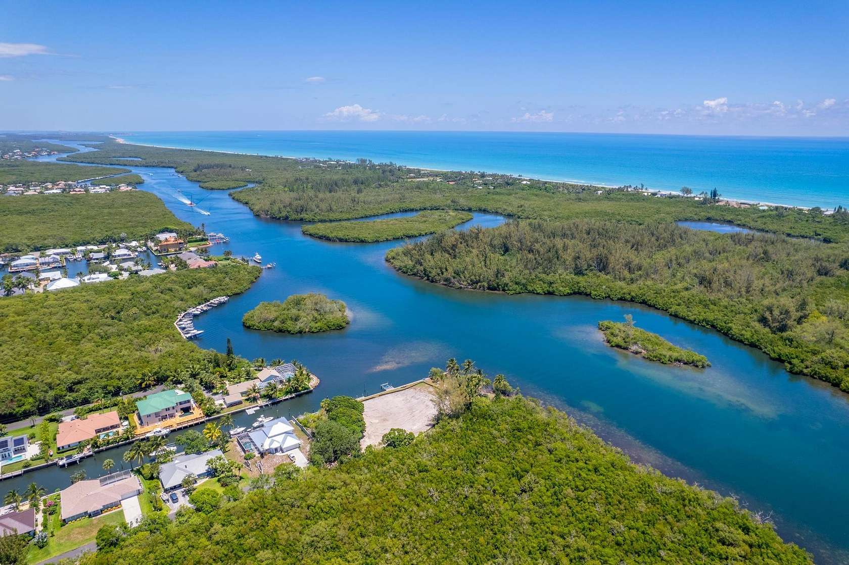 0.95 Acres of Residential Land for Sale in Hobe Sound, Florida