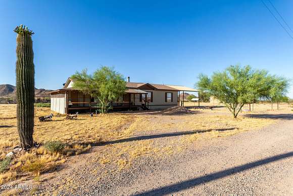 2.5 Acres of Residential Land with Home for Sale in Maricopa, Arizona