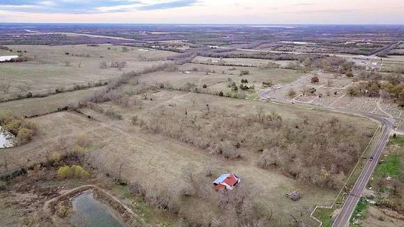 9 Acres of Commercial Land for Sale in Honey Grove, Texas