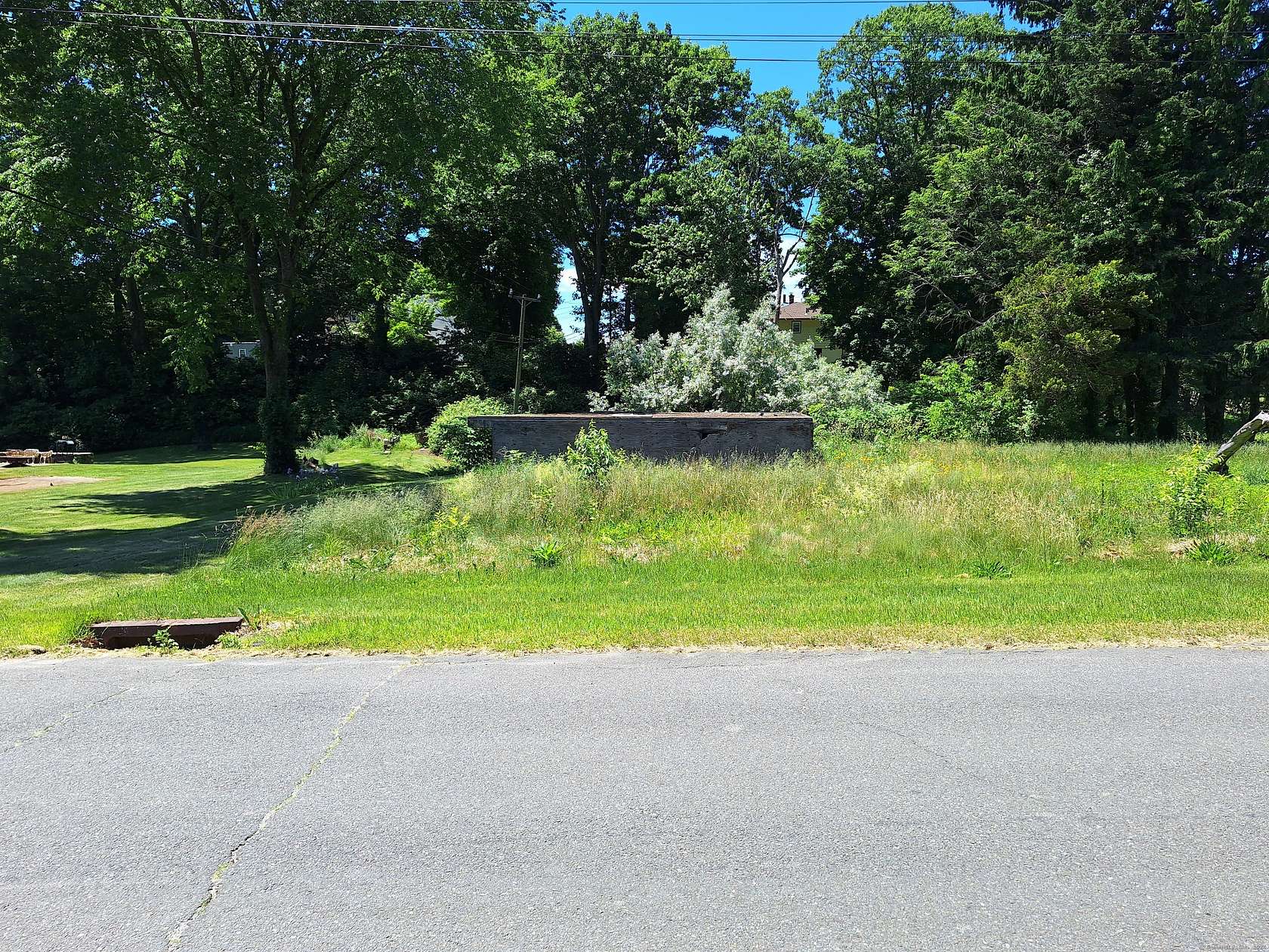 0.17 Acres of Residential Land for Sale in Waterbury, Connecticut