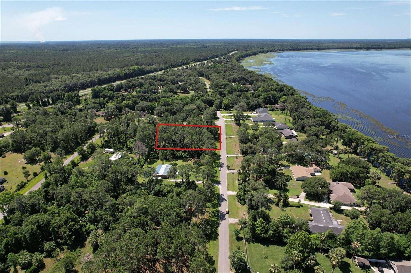 1 Acre of Residential Land for Sale in Hawthorne, Florida